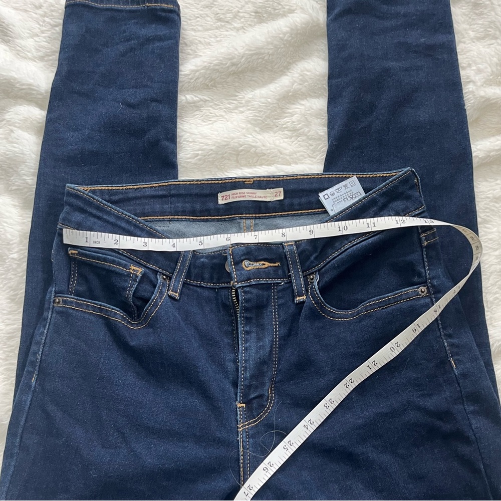 Levis dark wash super skinny jeans